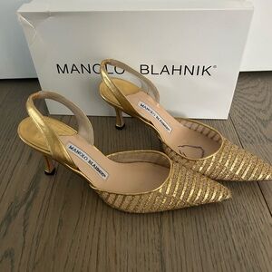 Manolo Blahnik Carolyne size 6 1/2 in Gold Metalic